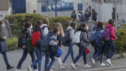 Gröhling: Plošné zatváranie škôl v prípade tretej vlny pandémie neočakávam