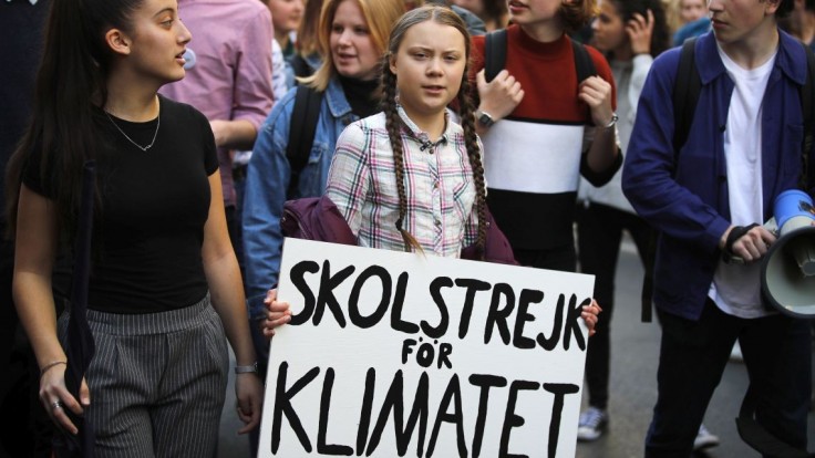 Greta Thunbergová sa vrátila pred parlament, pokračuje v klimatickom štrajku