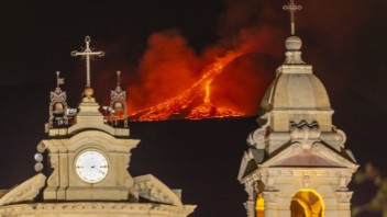 FOTO Etna opäť predviedla svoju ohromnú silu