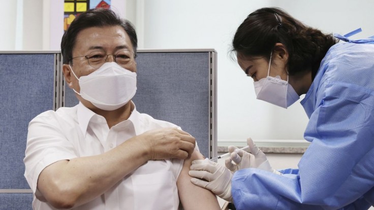 V Južnej Kórei dostalo vakcínu 15 miliónov ľudí, 44 sa nakazilo napriek zaočkovaniu