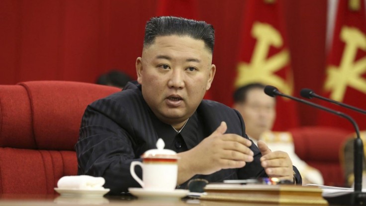 Kim Čong-un vykonáva úrad normálne. Kórea označila špekulácie o jeho zdraví za nepodložené