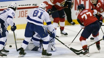 NHL: Černák sa v počte triumfov vyrovnal Kopeckému, má na konte i prvenstvo