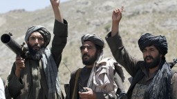 Taliban sa rozpína na hraniciach, Tadžikistan žiada o pomoc