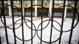 V olympijskej dedine zaznamenali ďalšie prípady, britskí atléti museli ísť do karantény