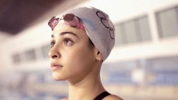 Inšpiratívny príbeh mladej olympioničky: Plávala viac ako tri hodiny, aby zachránila čln s utečencami