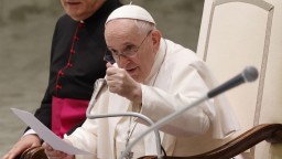 Návšteva pápeža si vyžaduje tisícky dobrovoľníkov, záujemcovia sa môžu prihlásiť online