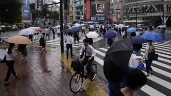 V Japonsku stúpa počet nakazených, organizátori olympiády však spojitosť odmietajú