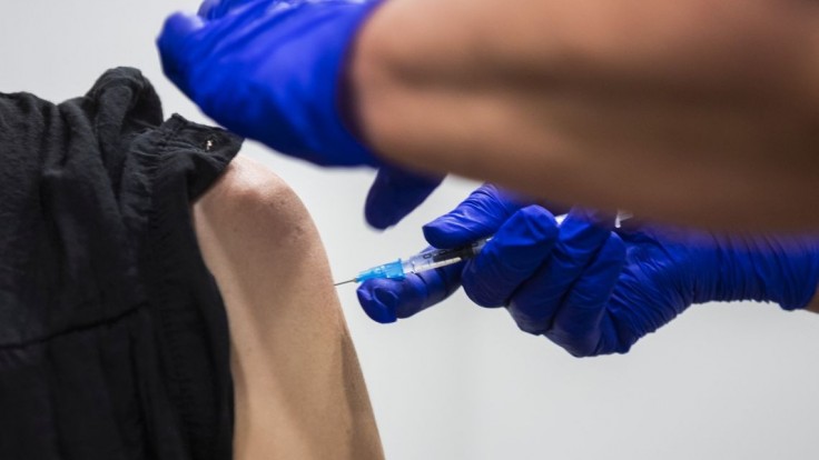 Výjazdový tím košickej župy bude očkovať pred nákupnými centrami i v prvých farnostiach