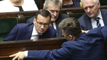 Poľská strana Dohoda opúšťa vládnu koalíciu. Reagujú tým na žiadosť odvolania ich predsedu