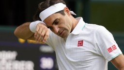 Federer musí podstúpiť tretiu operáciu kolena, vynechá viac mesiacov
