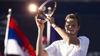 Tenista Medvedev zažíva ďalší úspech, tento rok získal už tretí titul