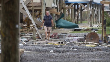 Počet obetí hurikánu Ida stúpol, státisíce odberných miest sú bez elektriny