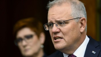 Austrálsky premiér čelí kritike. Počas lockdownu odletel navštíviť svojich príbuzných