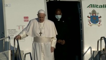 Lietadlo s pápežom pristálo v Budapešti. Zúčastní sa na medzinárodnom eucharistickom kongrese