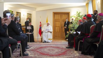 Pápež sa prihovoril na nunciatúre ekumenickej rade, členovia dostali od neho dve rady