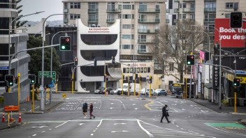 Auckland sa stal pred mesiacom novým ohniskom nákazy. Lockdown predĺžili o ďalšie dva týždne