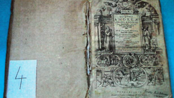 Polícia odhalila zlodejov vzácnej knihy zo 17. storočia