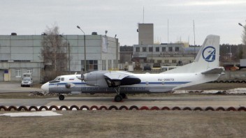 V Rusku našli úlomky lietadla, ktoré sa zrútilo v horách. Osud posádky je neznámy