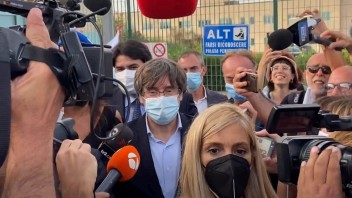 Puigdemont sa vráti do Belgicka. Prisľúbil však, že na pojednávanie príde