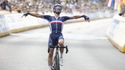Titul majstra sveta obhájil Francúz Alaphilippe, Sagan o medaily nebojoval