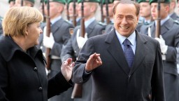 Skorumpovaný megaloman či záchranca? S Berlusconim sa spájajú sexuálne večierky aj daňové úniky