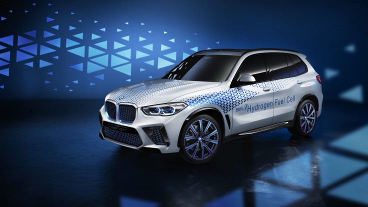 BMW iX5 Hydrogen. Vodíkové SUV budúcnosti