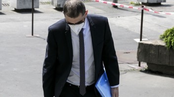 Súd schválil v prípade exšéfa Úradu inšpekčnej služby Szabóa dohodu o vine a treste