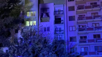 Po výbuchu v byte v Bratislave našli mŕtvu ženu. Obyvatelia bytovky čakajú na výrok statika