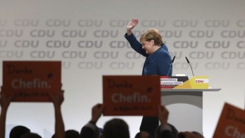 Merkelovej strana CDU si koncom roka zvolí nové vedenie