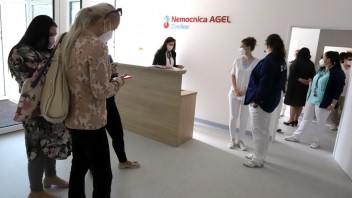 Zvolenská nemocnica má 11 covidových pacientov, zaočkovaný je jeden