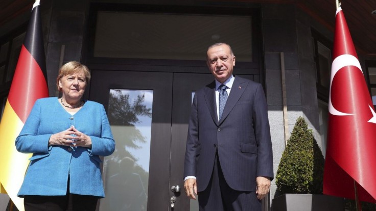 Merkelová sa poslednýkrát stretla s Erdoganom, prisľúbila kontinuitu vo vzťahoch