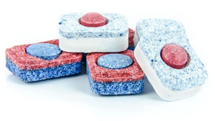 Tablety do umývačky využijete, aj keď ju nemáte: Vyčistia oveľa viac ako špinavý riad