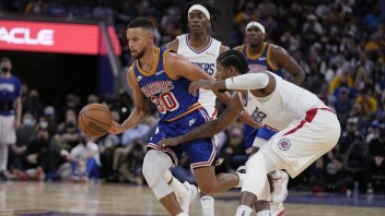 NBA: Úradujúcich šampiónov deklasovalo Miami, Steph Curry výrazne pomohol k víťazstvu Golden State