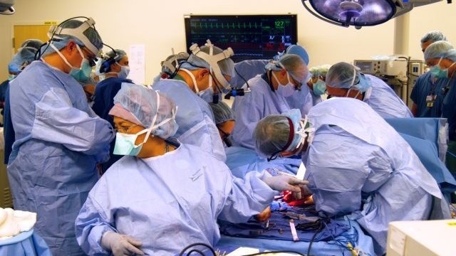 V Česku transplantovali pľúca pacientovi po ťažkom priebehu covidu