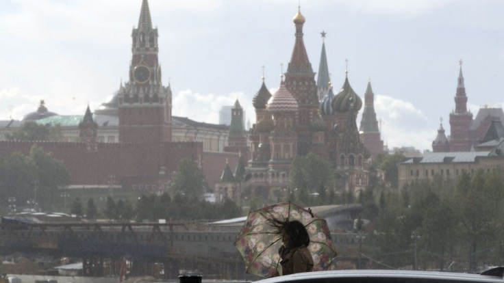V Moskve musia nezaočkovaní a chronicky chorí zostať nasledujúce mesiace v karanténe