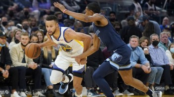 NBA: Golden State nestačil na Memphis, nepomohlo ani 36 bodov Stepha Curryho