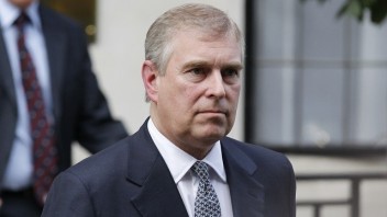 Princ Andrew požiadal súd o zamietnutie sťažnosti týkajúcej sa obvinenia zo sexuálneho útoku