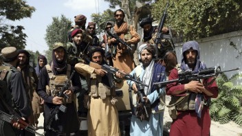 Najvyšší vodca Talibanu sa po prvý raz objavil na verejnosti, informovalo hnutie