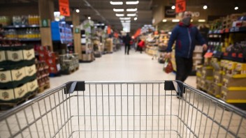 Tak takto?!: Na Slovensku už nie je domáci výrobca potravín, ktorý dokáže vyrábať za rovnaké ceny ako doteraz