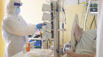 Nemôžeme všetko obetovať pre neočkovaných covidových pacientov, tvrdí riaditeľ Ľubovnianskej nemocnice