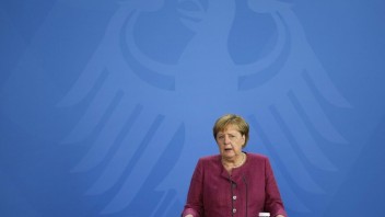 Súčasné opatrenia v Nemecku proti covidu nie sú dostatočné, tvrdí Merkelová