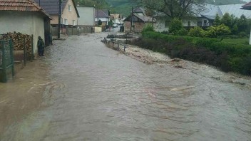 Obyvateľom Rudna nad Hronom by mali za škody po májovej povodni vyplatiť vyše 250-tisíc eur