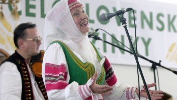 Darina Laščiaková oslavuje jubileum. Preslávili ju ľudové piesne a svadobná odobierka