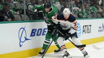 NHL: Dallas so Sekerom zdolal Edmonton, čistým kontom sa blysol Vasilevskij