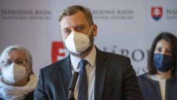 Pčolinský kritizuje návrh na zníženie trestov za drogy, Krúpa vyhlásil, že ho prepracujú