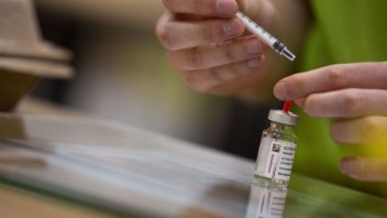 Bude vakcína účinná aj proti novému variantu koronavírusu? BioNTech to už zisťuje