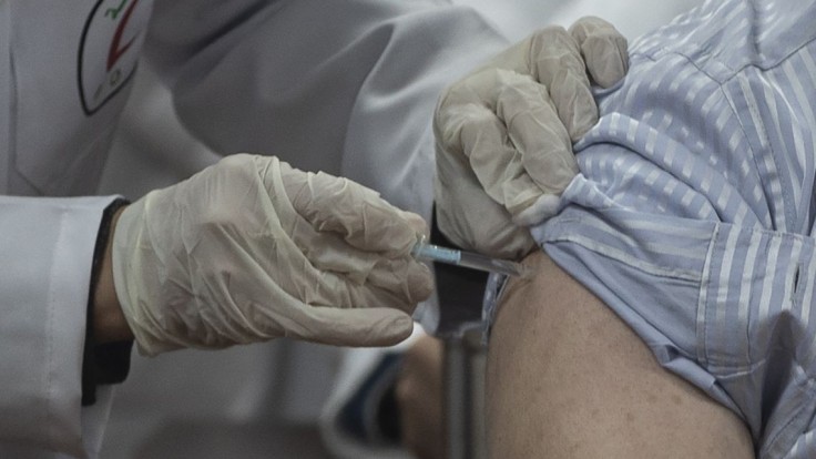 Aspoň jednu dávku dostali všetci, ktorí sa môžu očkovať, informujú Spojené arabské emiráty