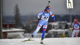 Úvodný šprint vyhrala švédska biatlonistka Öbergová. Ivona Fialková obsadila 48. priečku