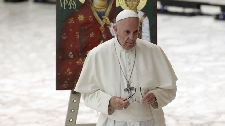 Pápež František vyjadril zármutok nad úmrtiami a utrpením migrantov