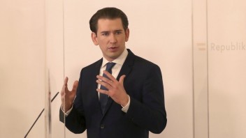 Rakúsky exkancelár odchádza z politiky. Ako dôvod uvádza narodenie potomka